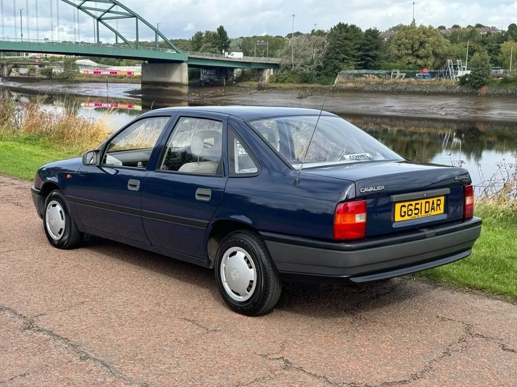 1990 Vauxhall Cavalier rear 3/4