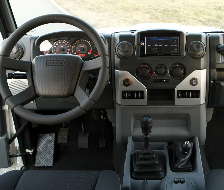 Iveco Massif interior