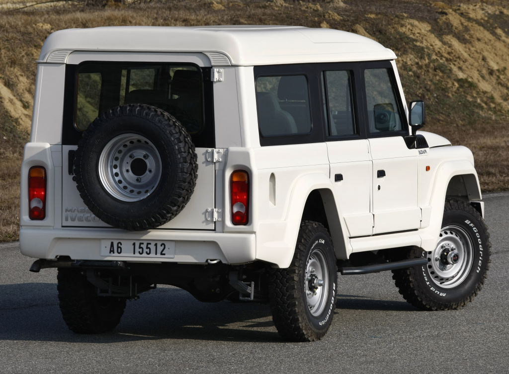 Iveco Massif rear three quarter