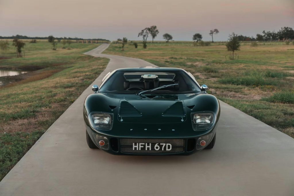 Ford GT40 Mk I front