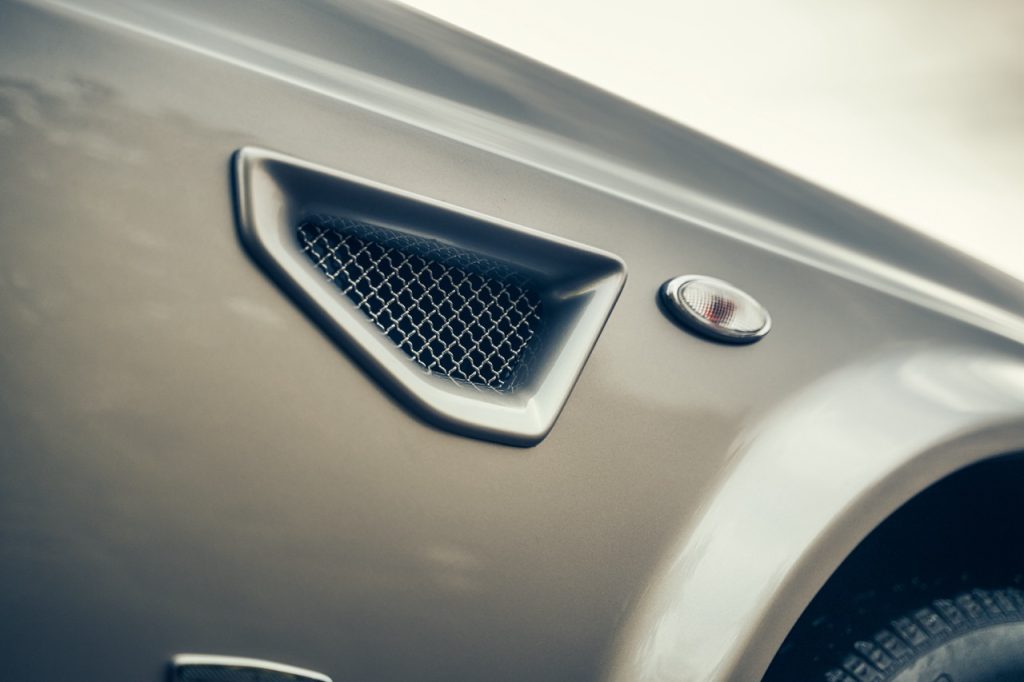 Bentley Continental R vent detail