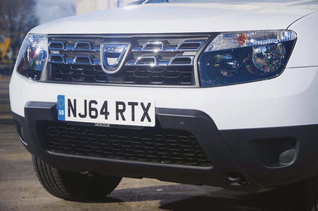 Dacia Duster Access grille