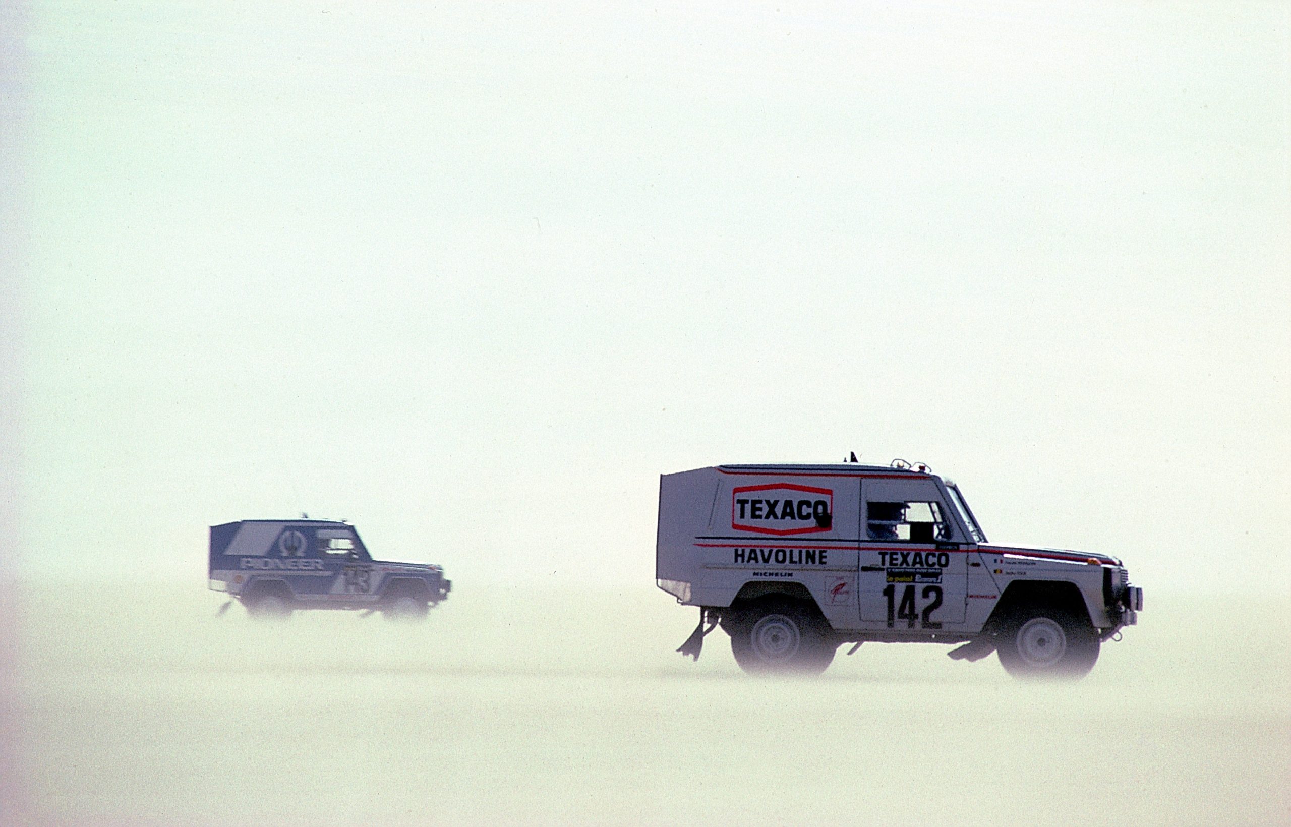 Dakar race desert trucks