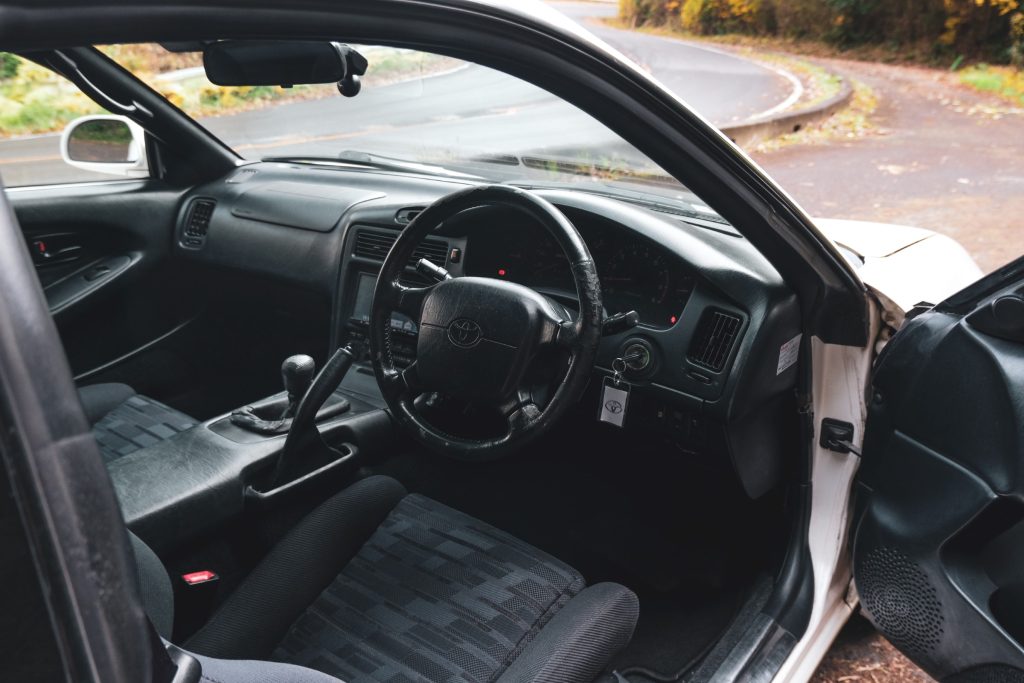 Toyota MR2 Turbo interior