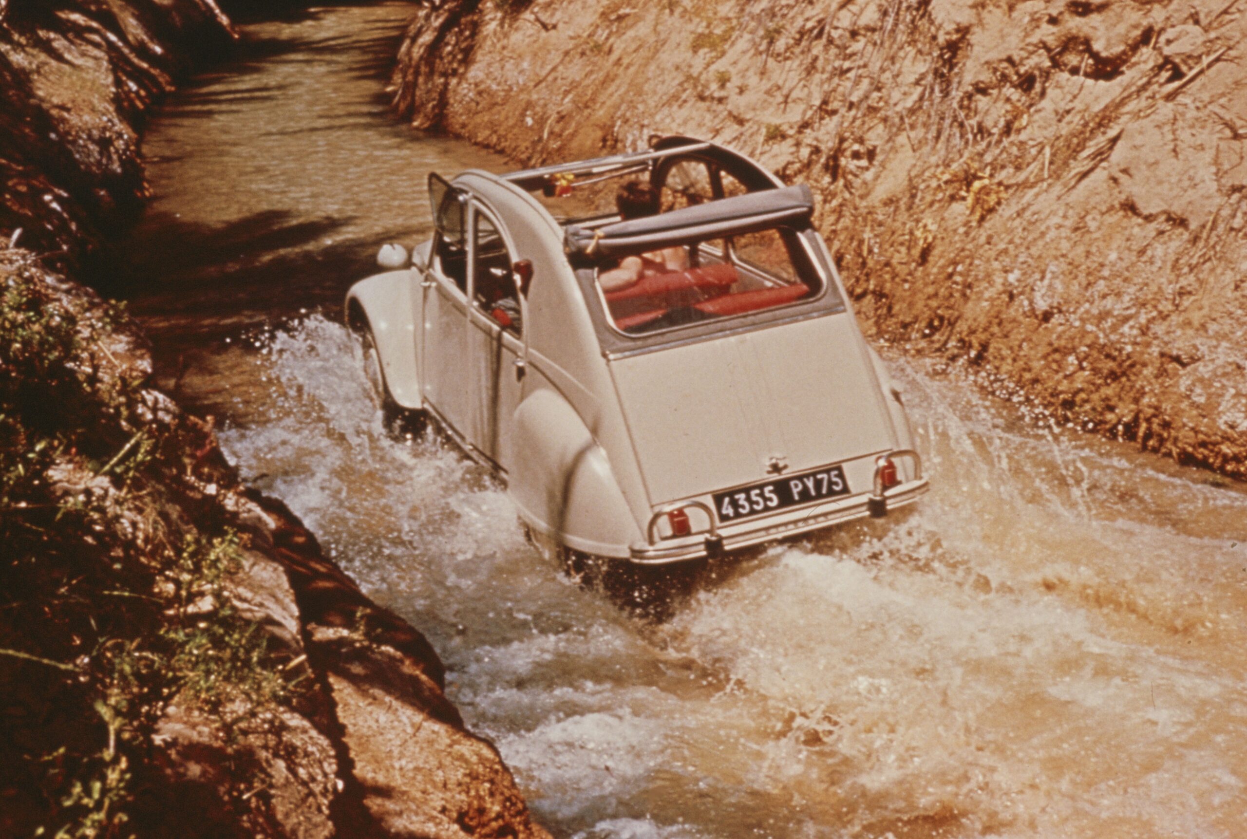 “Master and Commander” and the Citroën 2CV