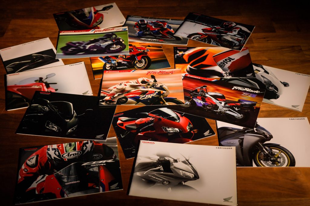 Honda fireblade brochures