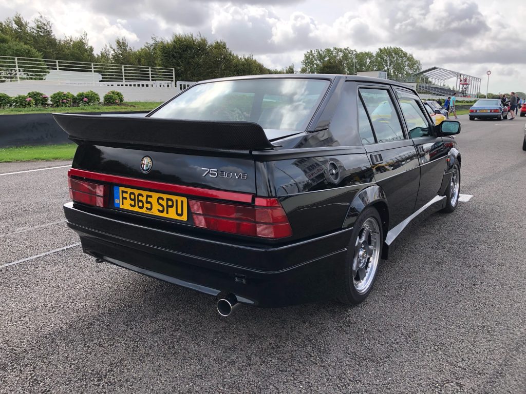 Black Alfa Romeo 75