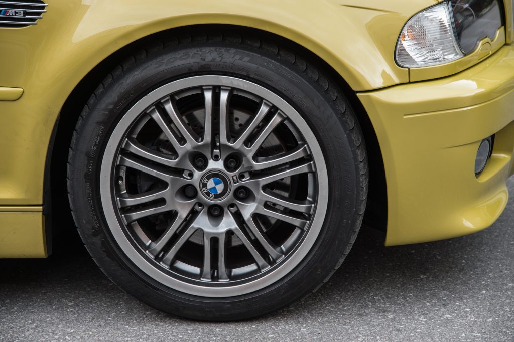 Gold BMW M3 Coupe E46 wheels