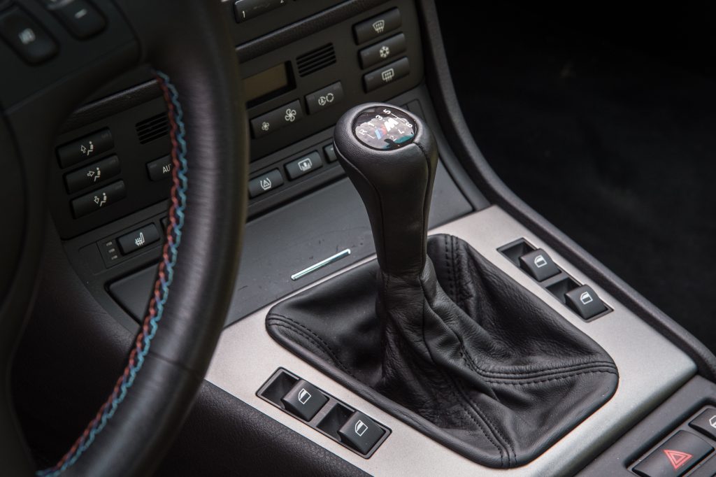 BMW M3 Coupe E46 gear stick