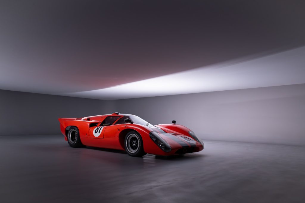 Red Lola T70