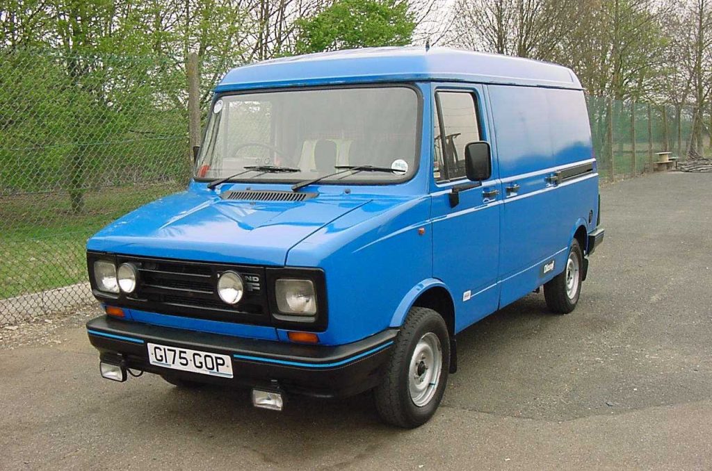 Blue Leyland DAF 200