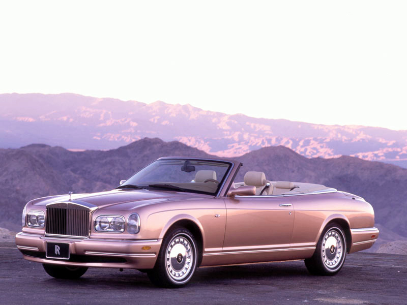 The Rolls-Royce Without a Role: The Corniche V