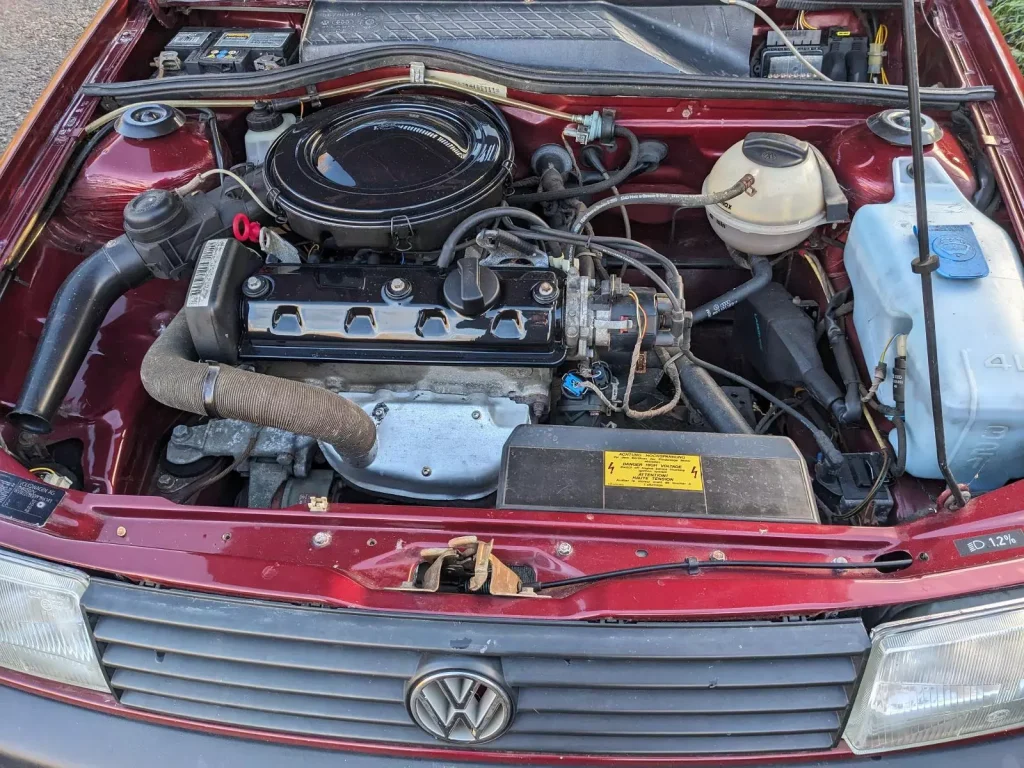 1993 L Volkswagen Polo 1.3 Engine Bay