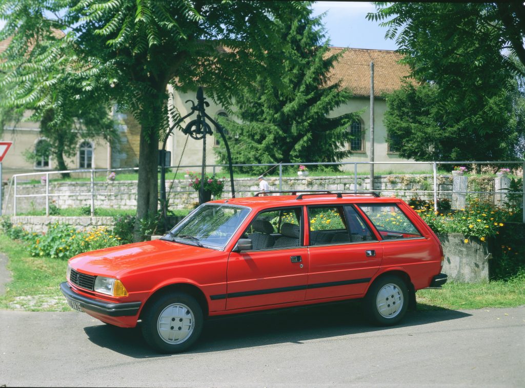 Peugeot 305