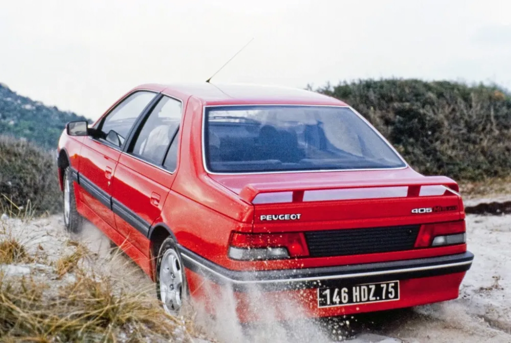 Red Peugeot 405