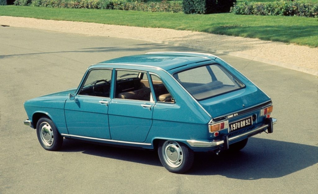Blue Renault 16 Hatch
