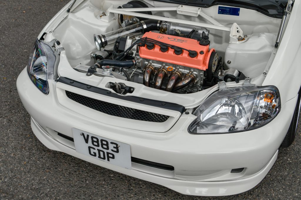 Honda Civic 6th Gen engine bay