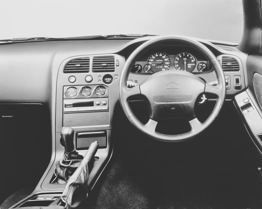 Nissan Skyline GT-R R33 cabin