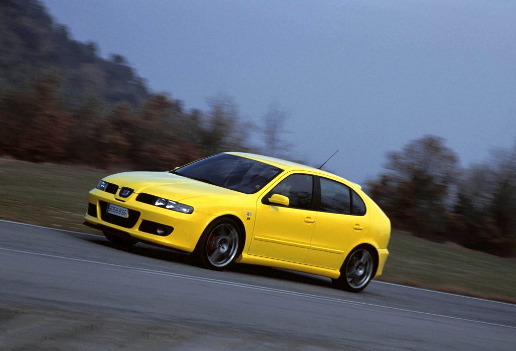 Yellow SEAT Leon Cupra R