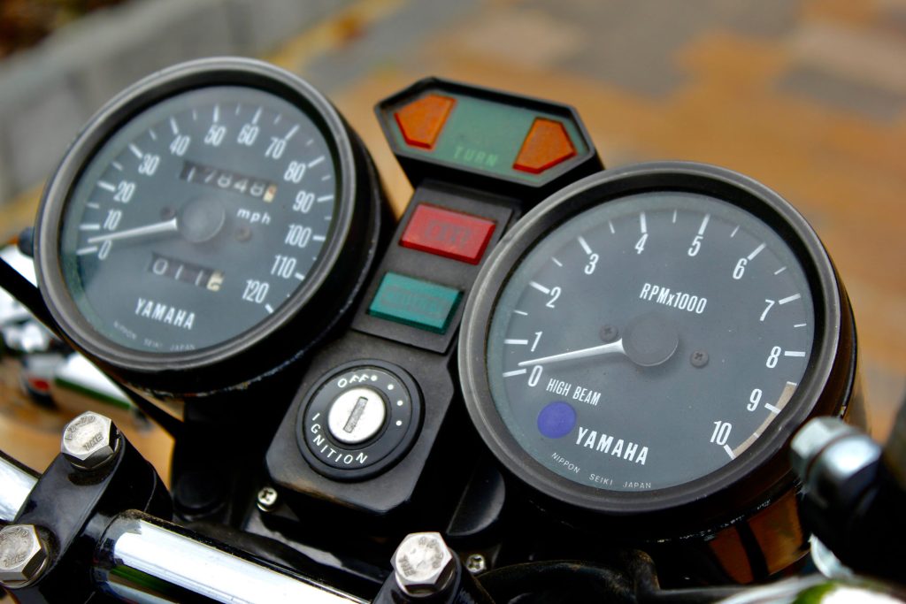 Yamaha RD250 dashboard