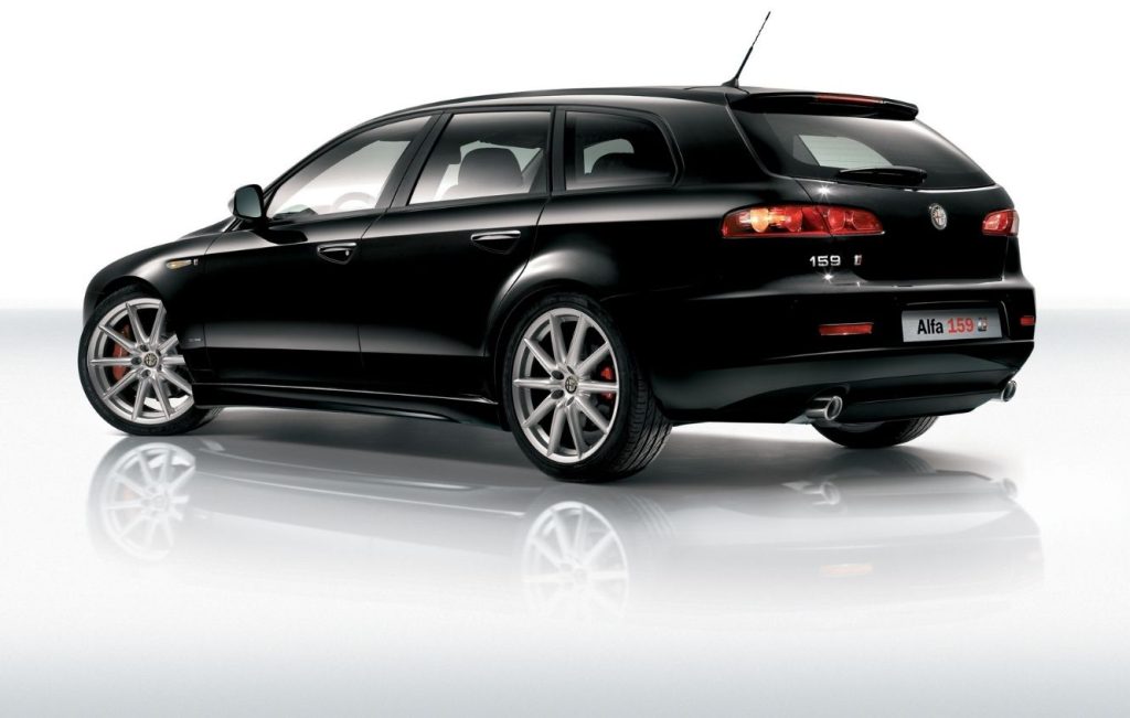 Black Alfa Romeo 159 side view