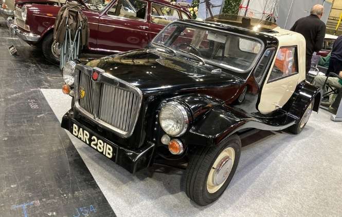 Gordon Diffey’s 300,000-mile Magenta is still going strong