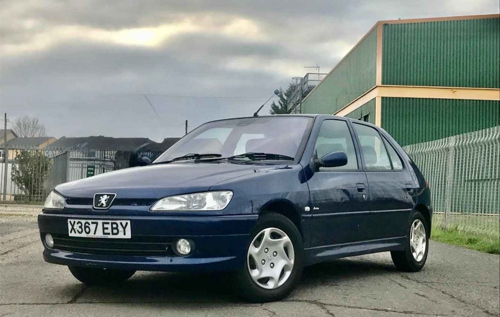 Blue Peugeot 306