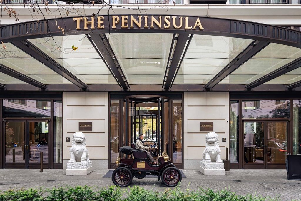 Purple Knox Model C outside The Peninsula