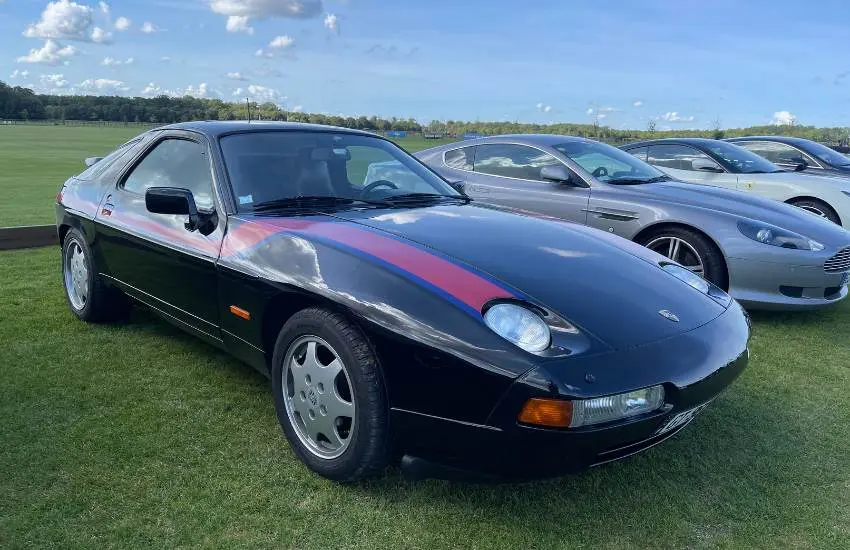 Porsche 928