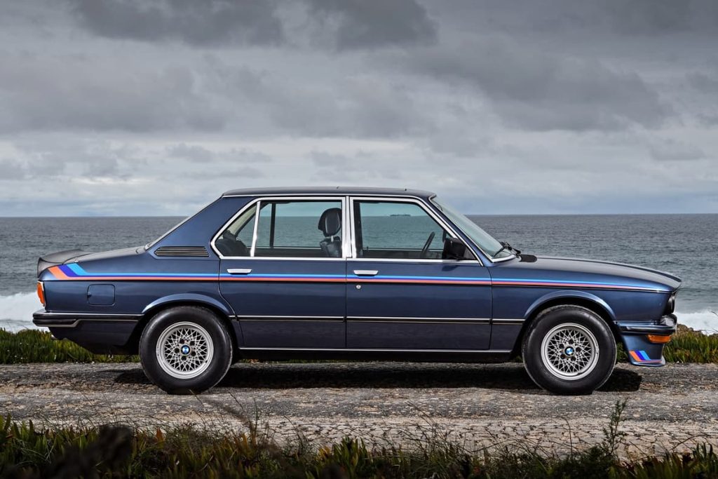 Blue BMW E12 M535i
