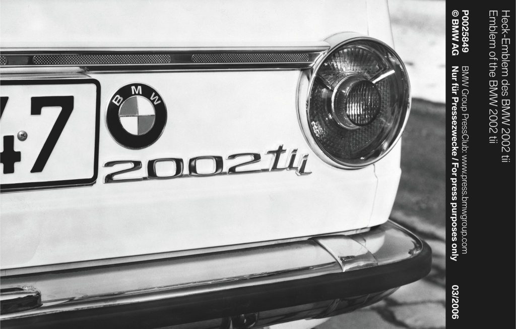 Greyscale of a BMW 02 Series taillight
