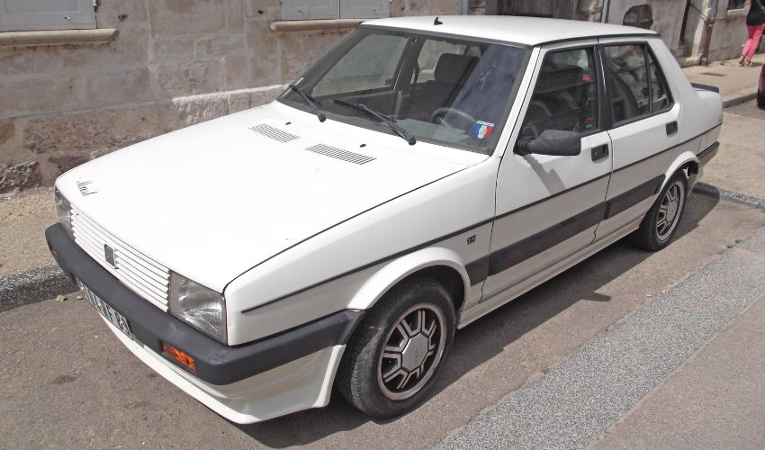 White SEAT Malaga parked at the side of a road