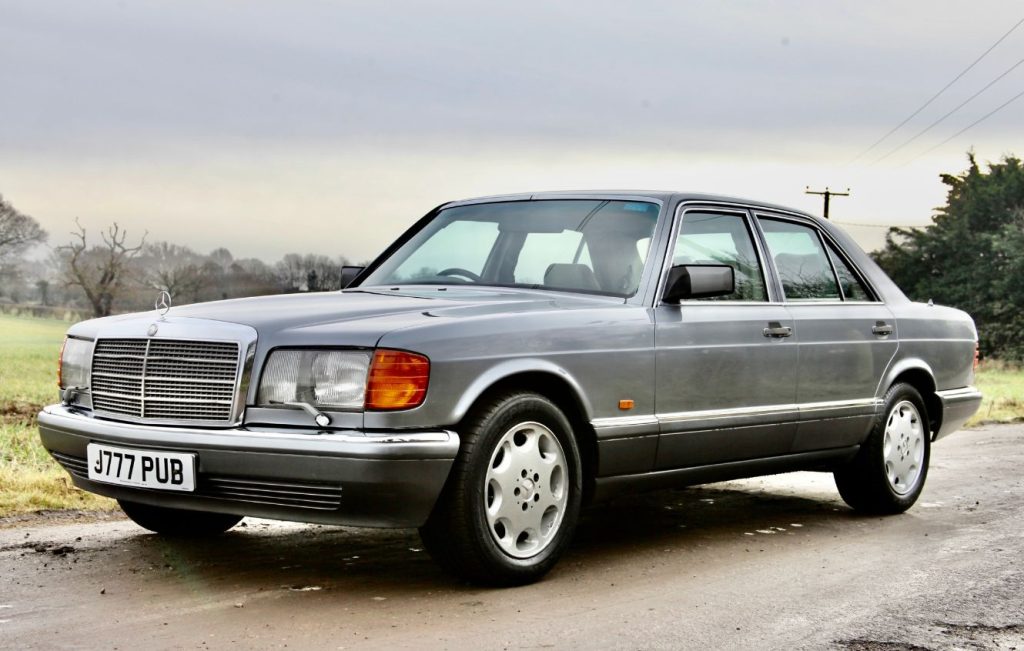 Mercedes-Benz S-Class (W126) saloon