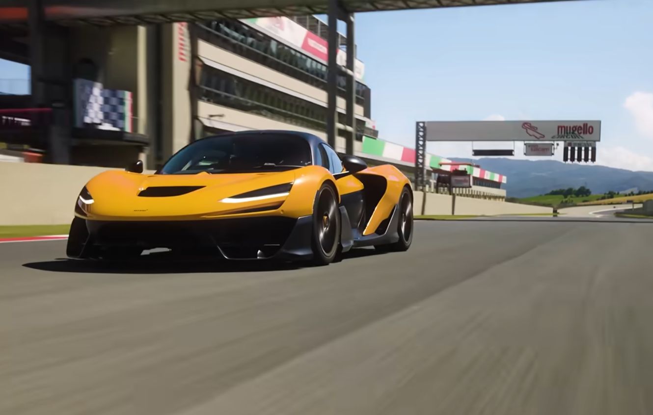 New McLaren W1 tested on road and track