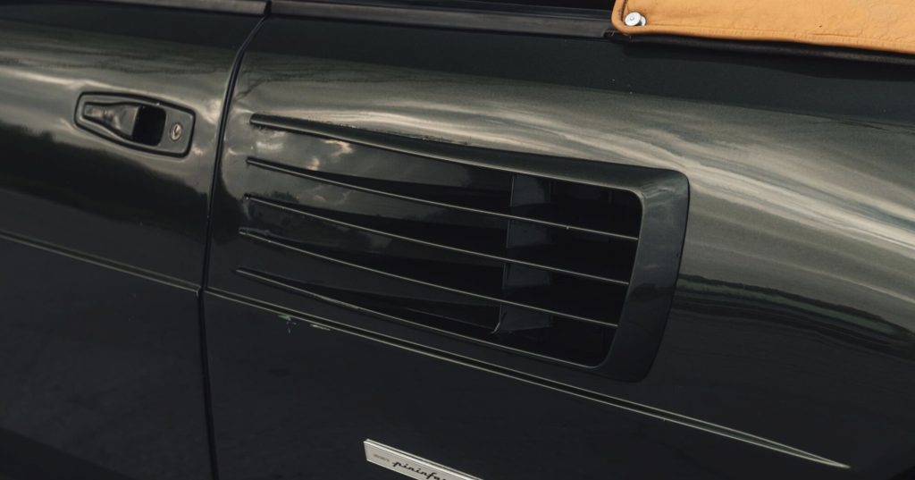 Dashboard of Ferrari Mondial