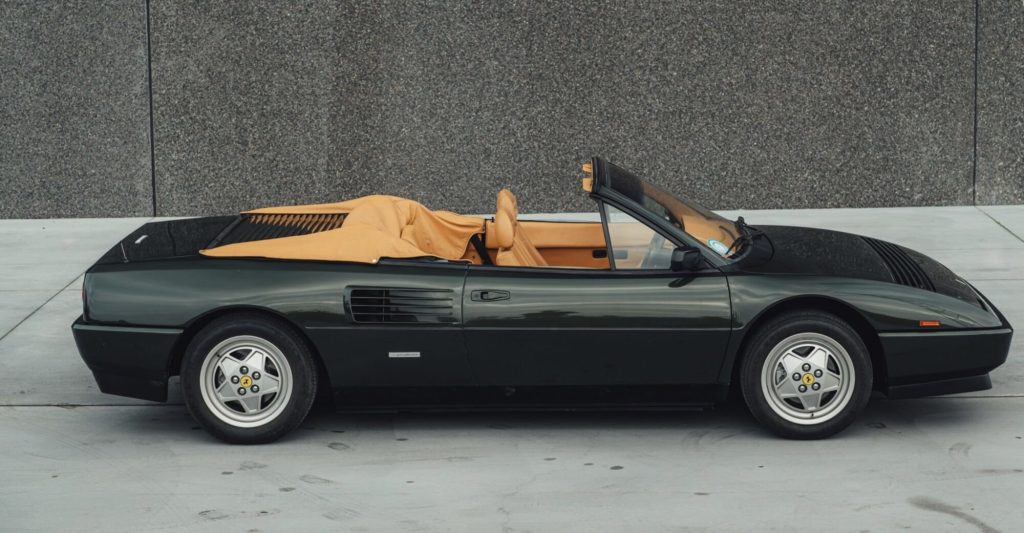 Black Ferrari Mondial