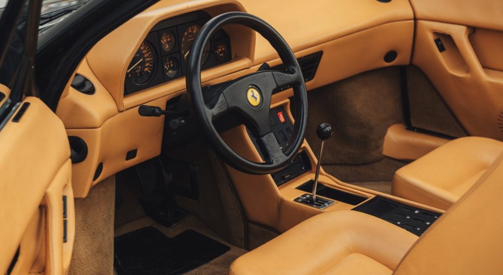 Dashboard of Ferrari Mondial