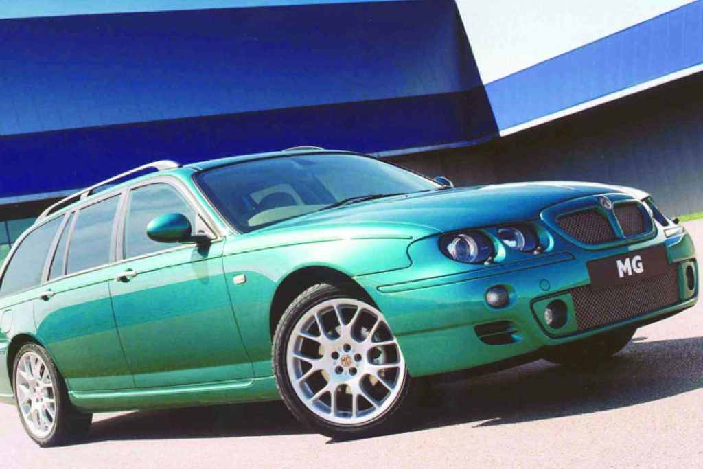 MG ZT-T estate in Xanadu Green metallic, front three-quarter view